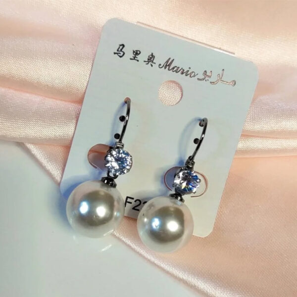 Pearl Leverback Earrings